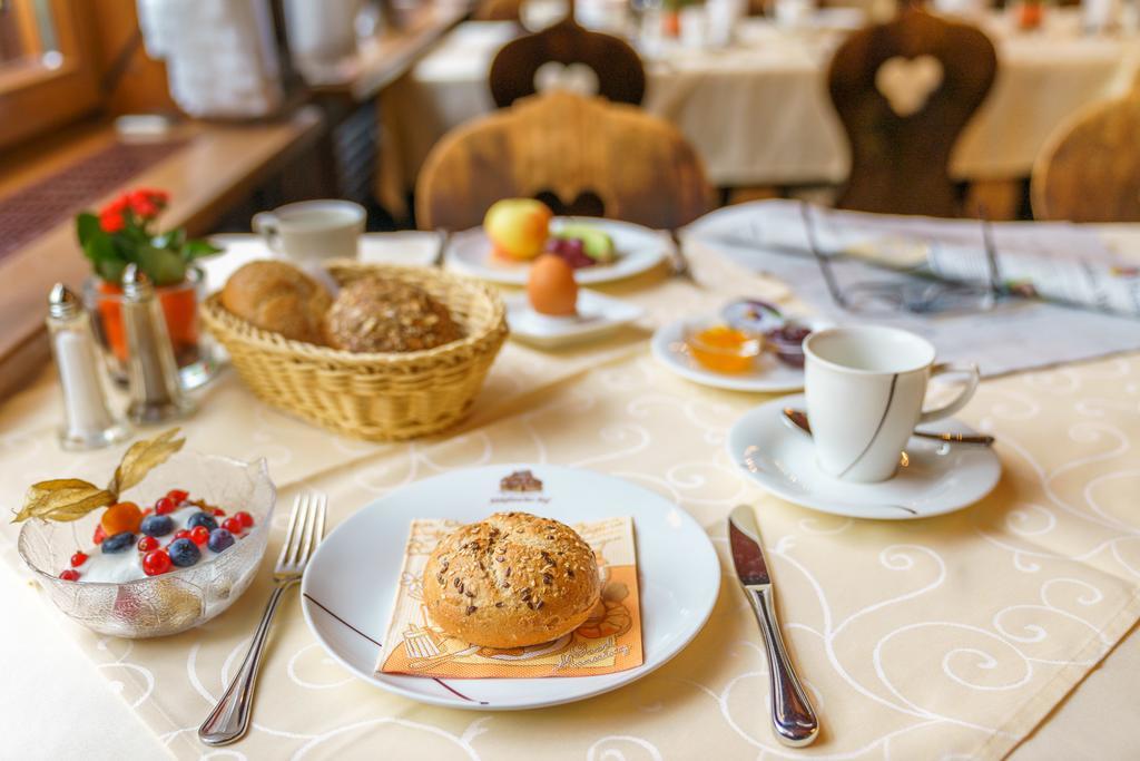 Отель Altkoelnischer Hof 3*